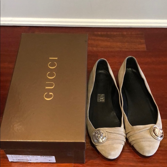 Gucci Crest Logo Suede Flats - Picture 3 of 8